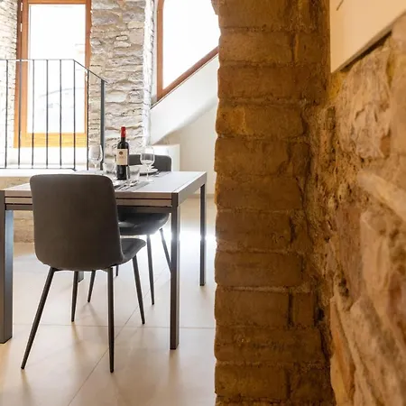 Apartament Loft Rustico In Centro Storico Asyż